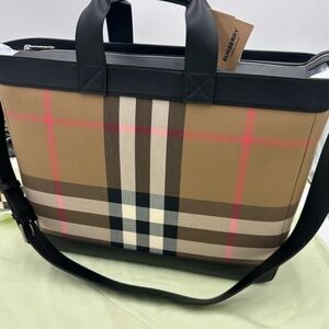 Burberry Ormond giant leather check tote bag . NWT